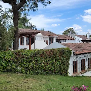 Amplia Casa Guatemala Con Pergola Y Jardin , Antigua Guatemala