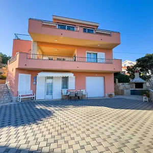 Regina Del Mare Apartament Slatine