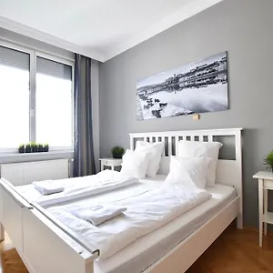 Standerd By Hi5 - Lovag Family Apartament Budapeszt